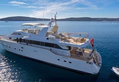 L Azimut 98 for charter in Split