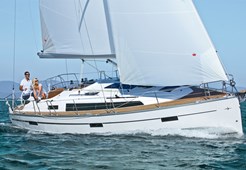 Jedrilica Bavaria 37