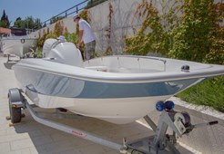 R Boston Whaler 150 Super Sport Broker Split