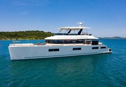 L Lagoon 630 Motor yacht for charter in Sibenik