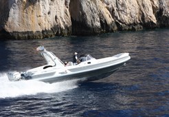 R MV Vesevus 35 FB Broker