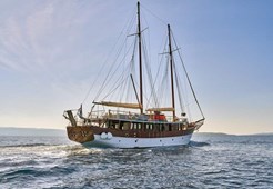 Motor-sailer Romanca