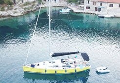 Jedrilica Salona 42