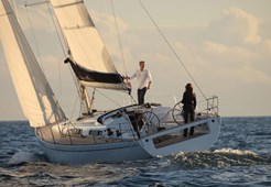 Jedrilica Salona 44