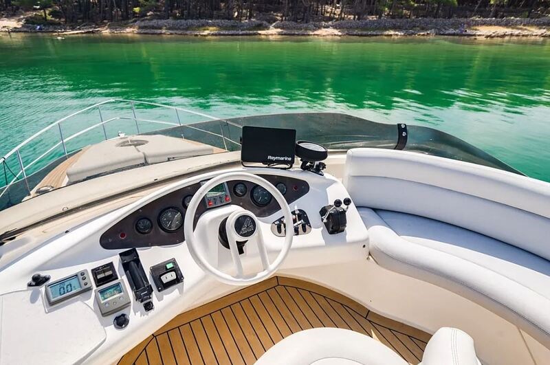 Azimut 42 Fly