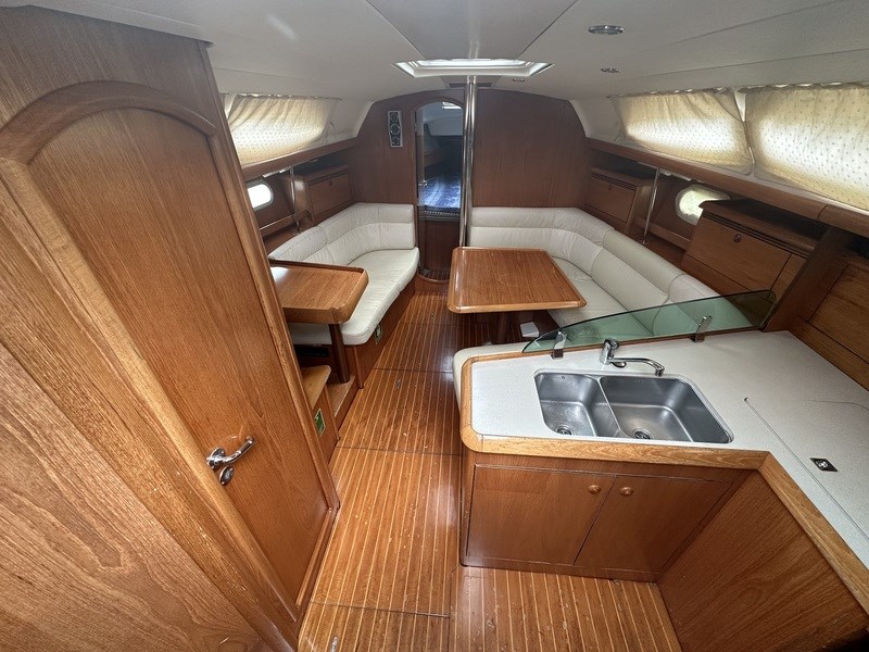 Jeanneau Sun Odyssey 37