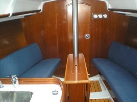 Beneteau Oceanis 323