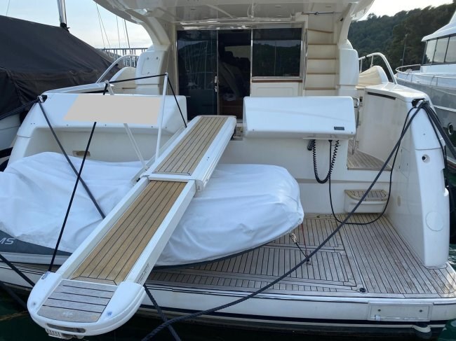 Ferretti 592