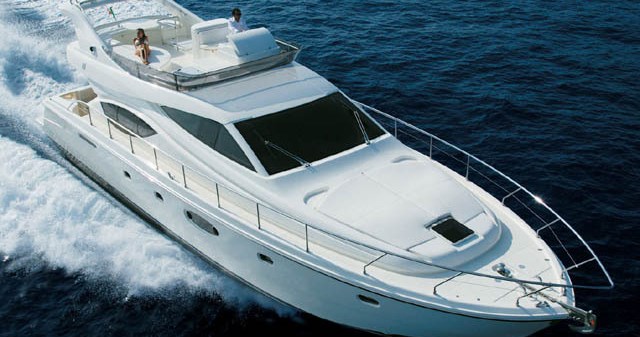 Play Video Ferretti 550