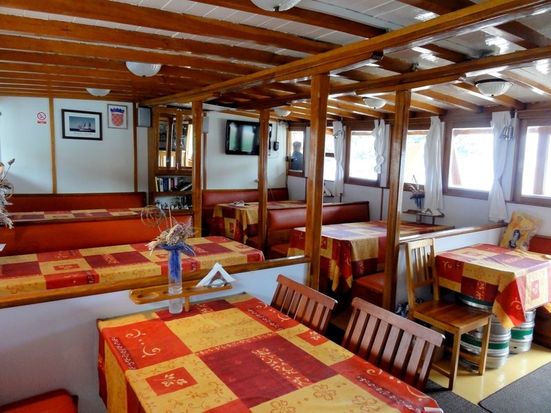 Motor-sailer Petrina