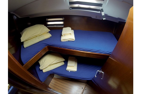 Beneteau Oceanis 411