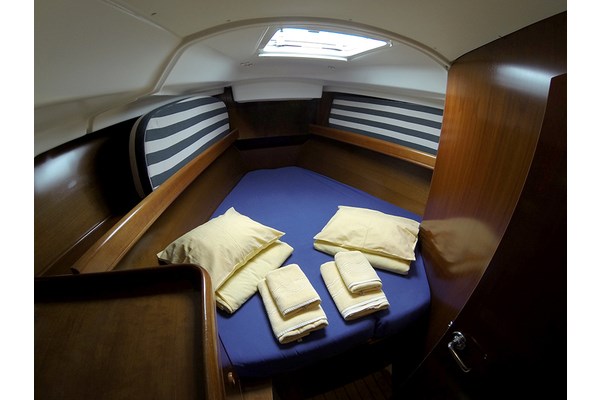 Beneteau Oceanis 411