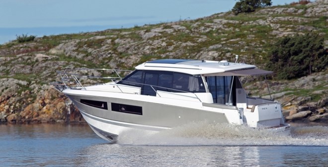 Play Video Jeanneau NC 9