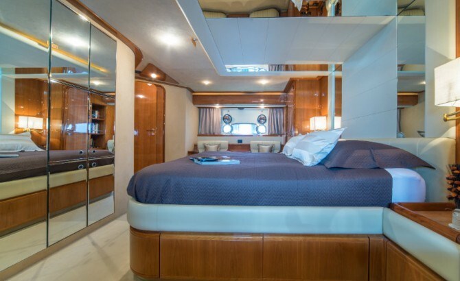 Ferretti 760