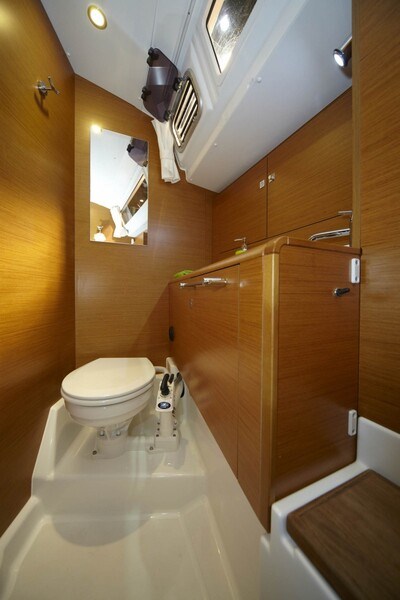 Jeanneau Sun Odyssey 439 owner