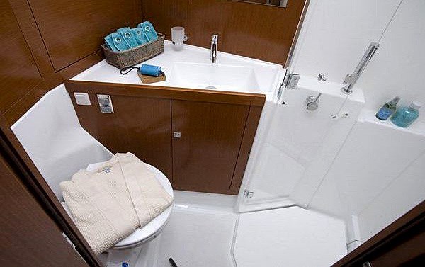 Beneteau Oceanis 45 - 3 cabins