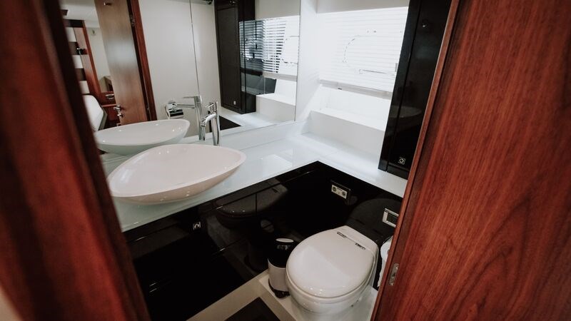 Sunseeker Predator 64