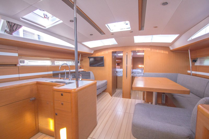 Jeanneau 53 - 4 cabins