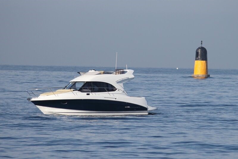 Beneteau Antares 32 fly