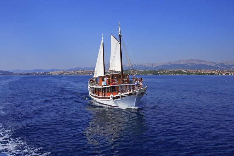 Motor-sailer Providnost