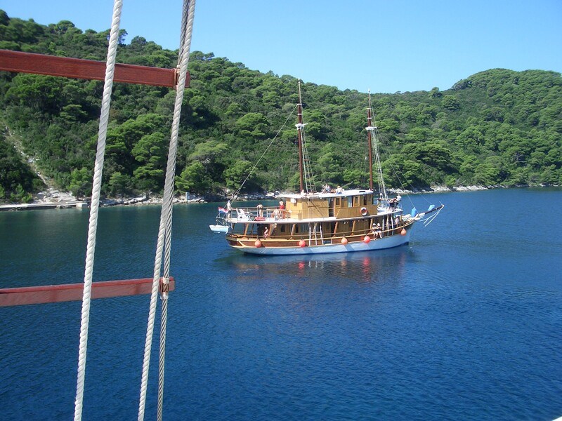 Motor-sailer Ika