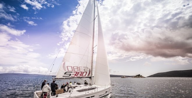 sail Salona 380