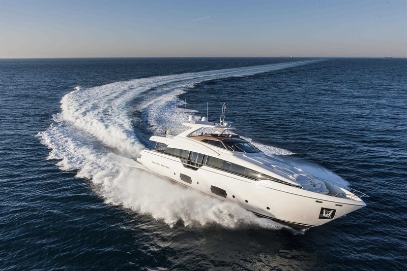 Ferretti 960