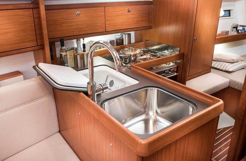 Bavaria 34 Cruiser - 2 cabins