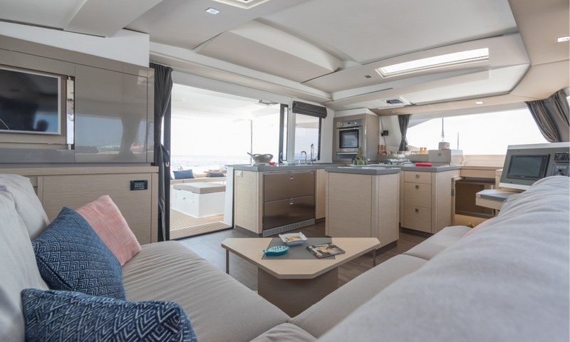 Fountaine Pajot 47