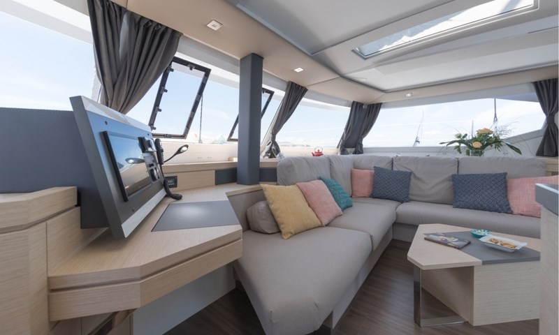 Fountaine Pajot 47