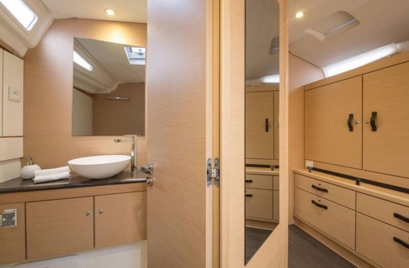 Jeanneau 54 - 6 cabins