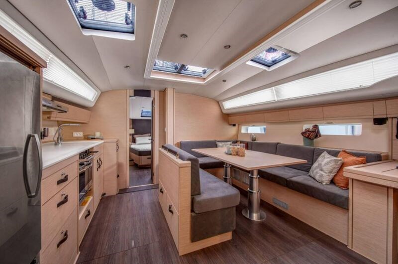 Jeanneau 54 - 6 cabins