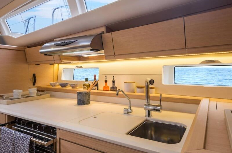 Jeanneau 54 - 6 cabins