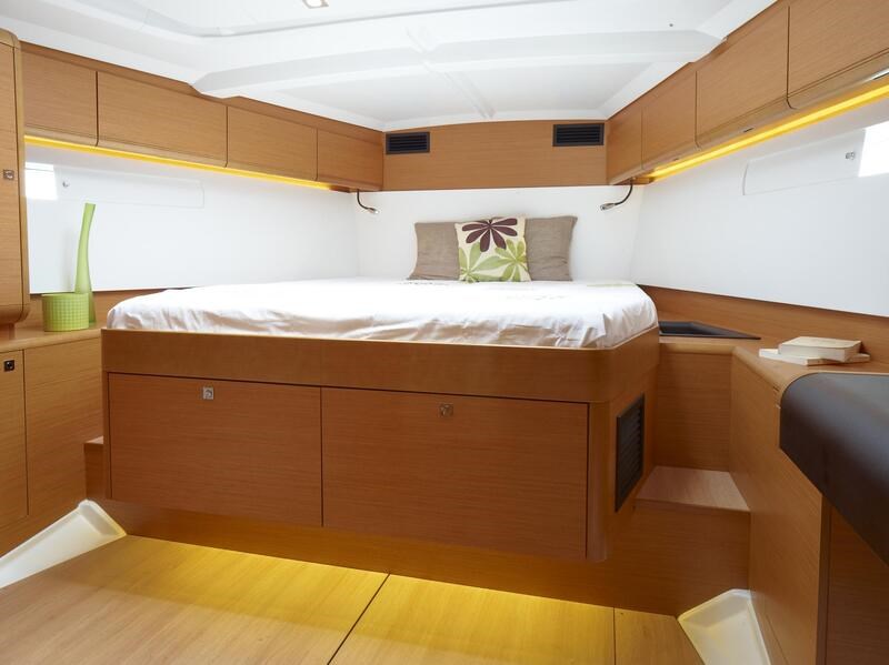 Jeanneau Sun Odyssey 519 charter