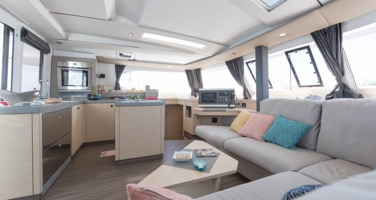 Fountaine Pajot Saona 47