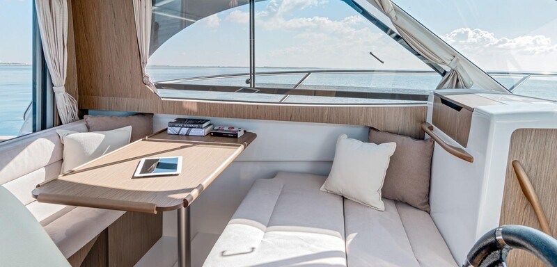Beneteau Antares 8
