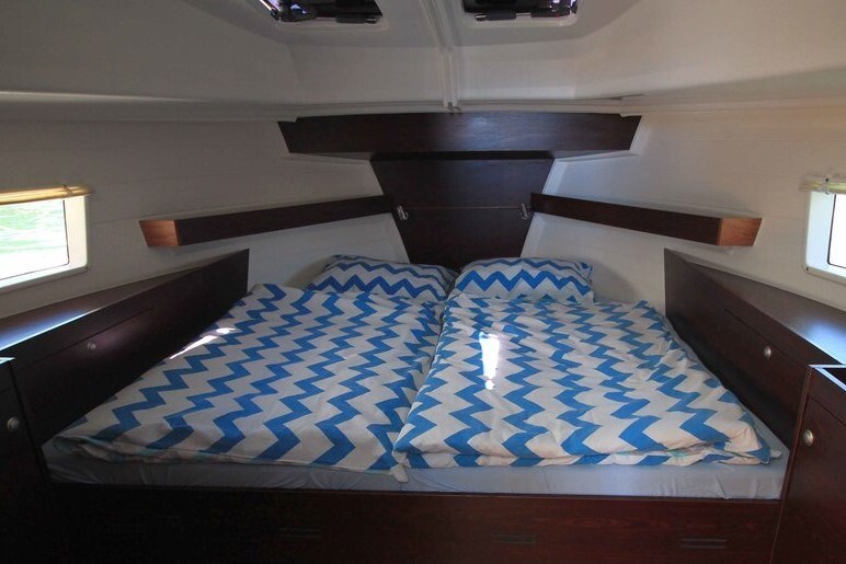 Delphia Platinum 989  Fly