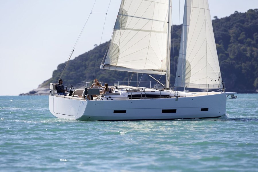 Dufour 390