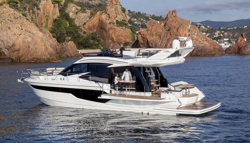 Galeon 500 fly