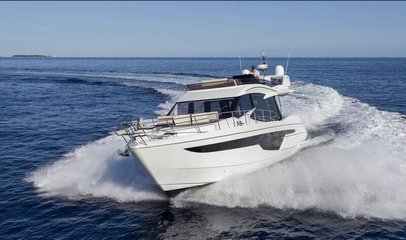 Galeon 500 fly