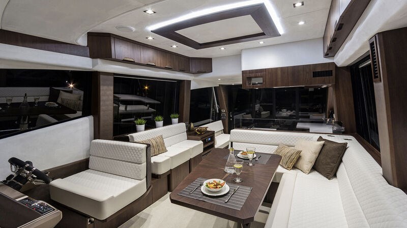 Galeon 500 fly