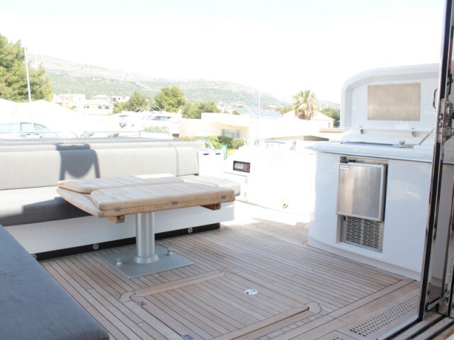 Sunseeker Predator 64