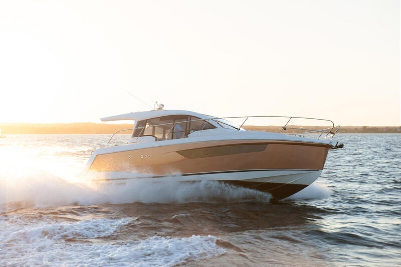 Sealine C 330