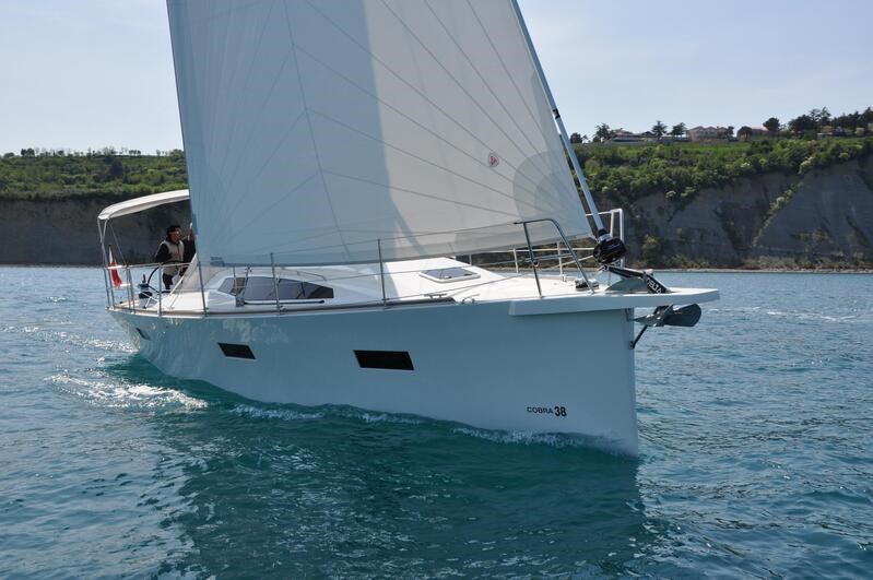 Cobra 38