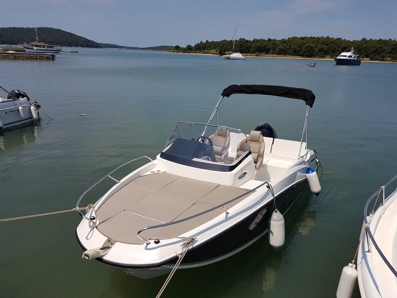 Quicksilver 605 sundeck