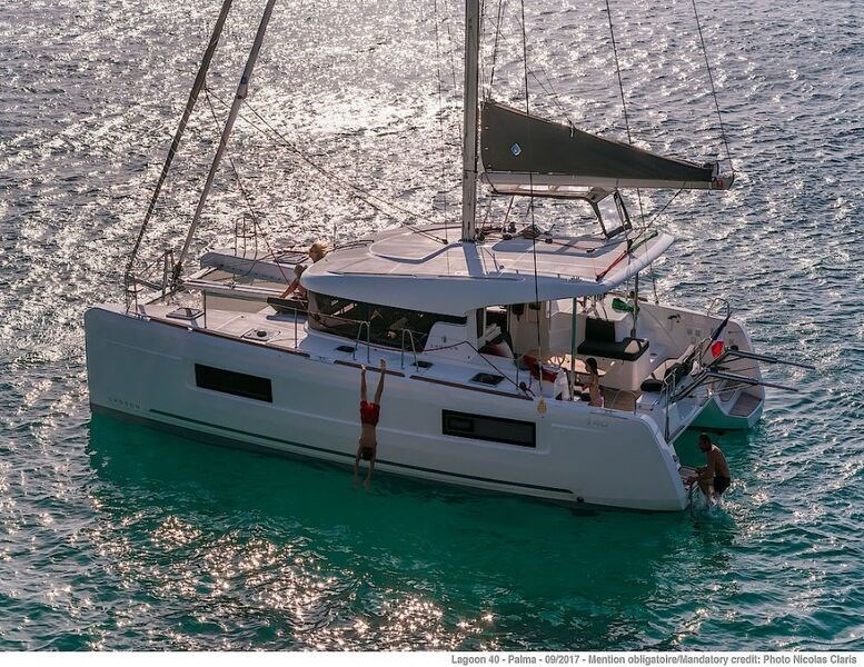 Lagoon 40 Owner