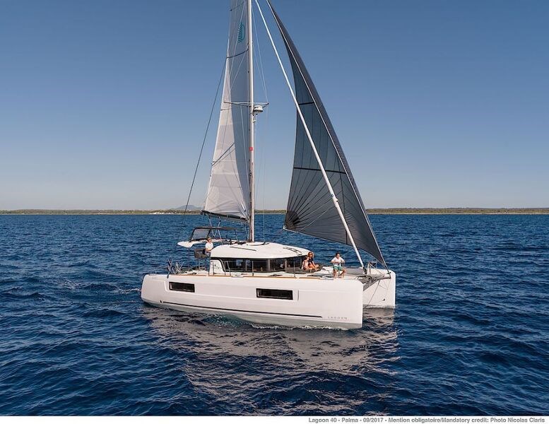 Lagoon 40 Owner