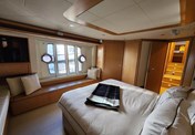 Ferretti 830