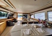 Ferretti 830