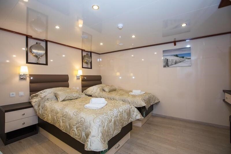 Mini cruiser Adriatic Princess